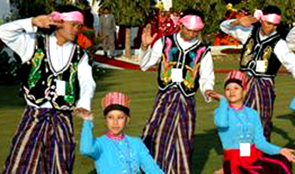 poi pee Mau festival, photograph by James Bijnoo Nabam